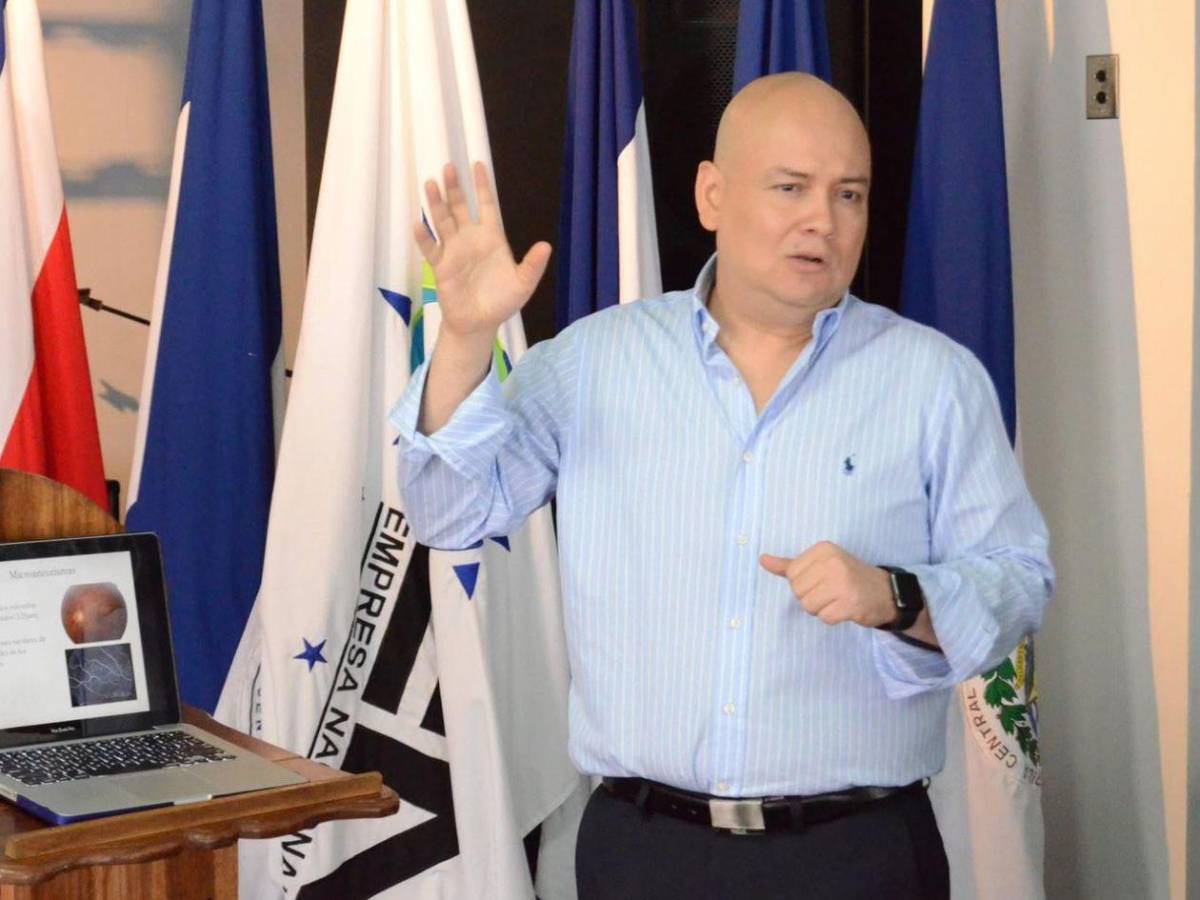 Clínica, avionetas y carros de lujo: bienes del doctor ligado con los Urbina