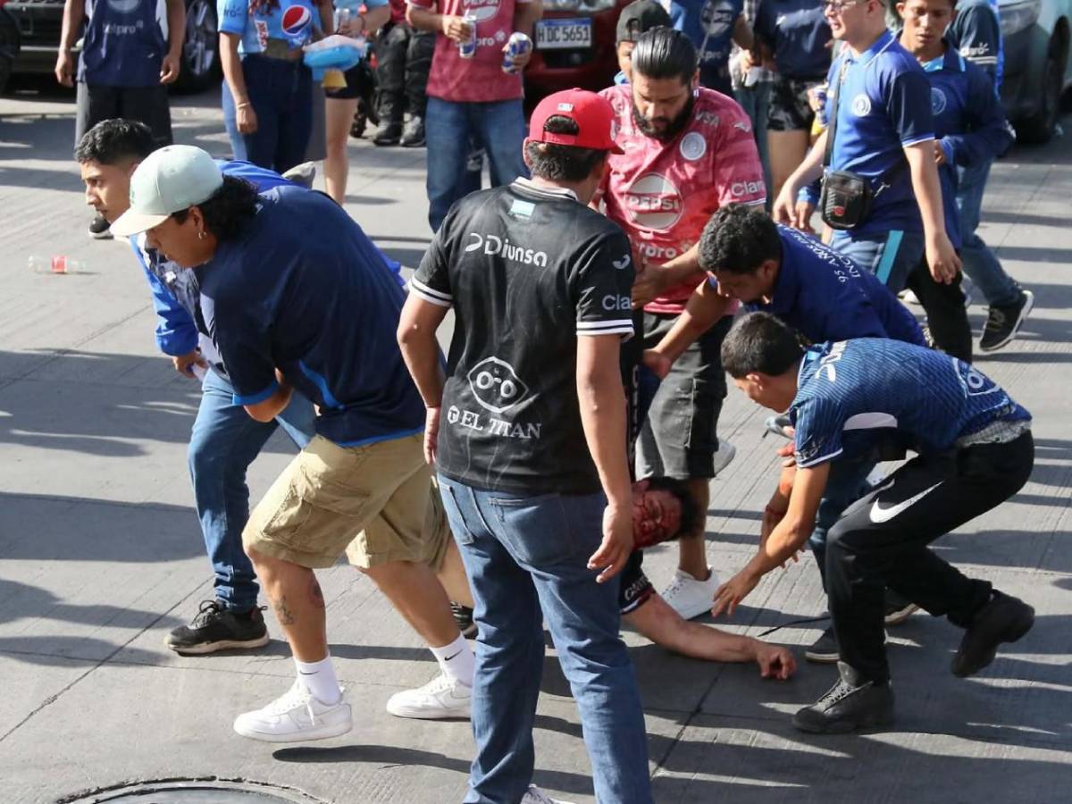 Imágenes impactantes: Terror en clásico Motagua - Olimpia tras escenas de violencia