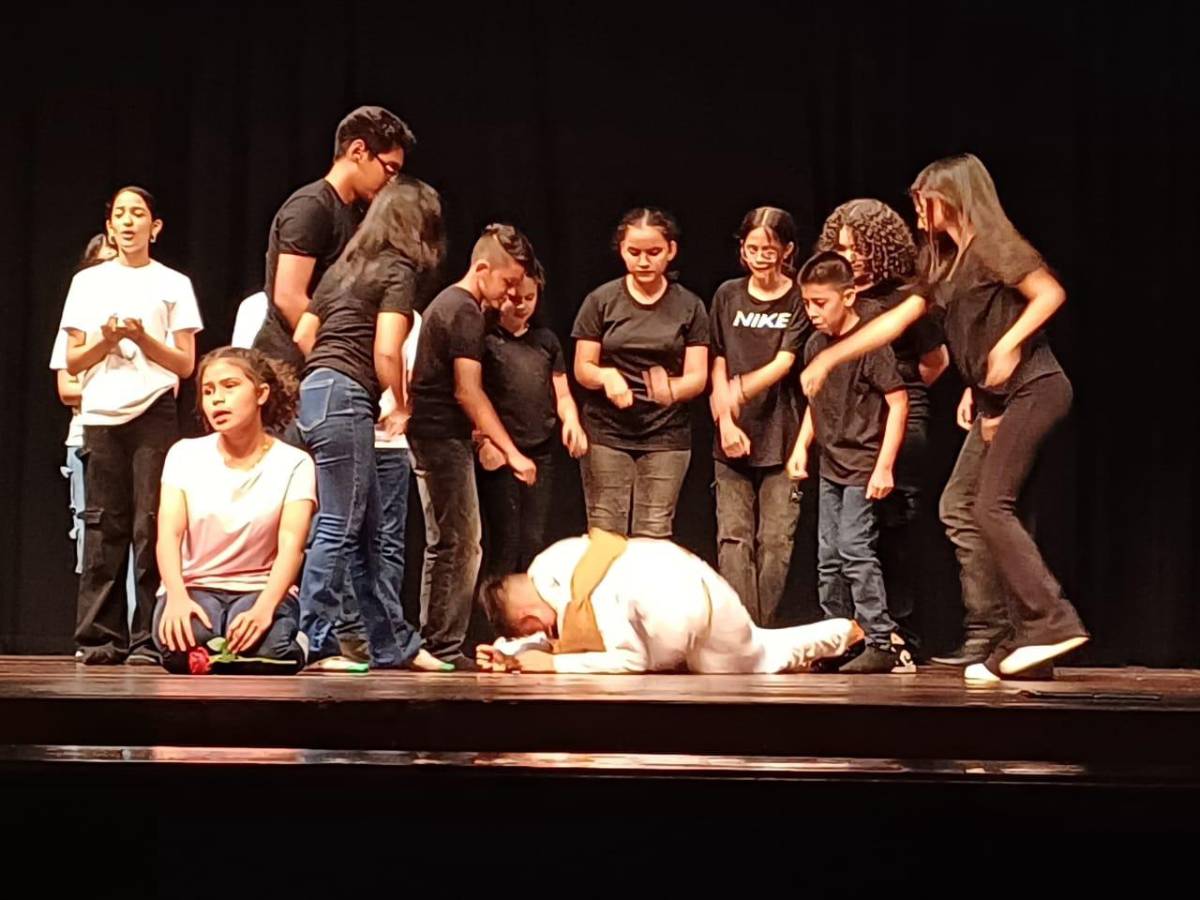 Talent show Grace Christian Academy: noche de música y de petición de matrimonio