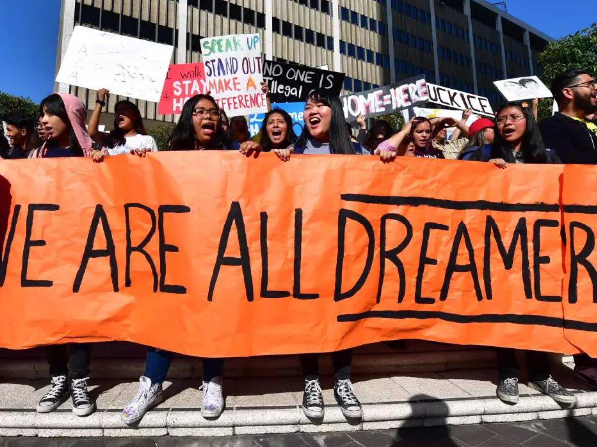 Más de 100 mil “soñadores” podrán acceder a planes médicos en EE UU