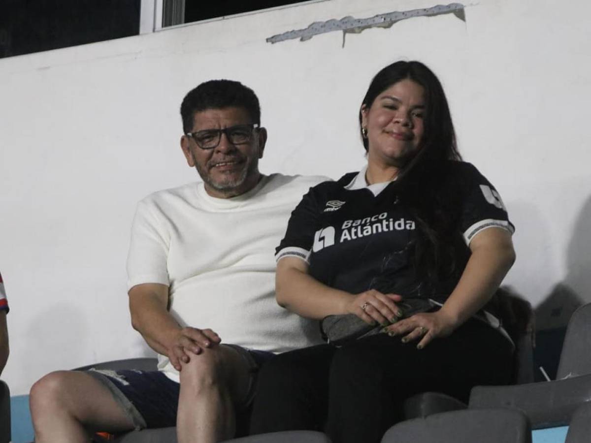 Bellas chicas del Olimpia-Marathón, festejo de Edwin Rodríguez y enfado de Lavallén