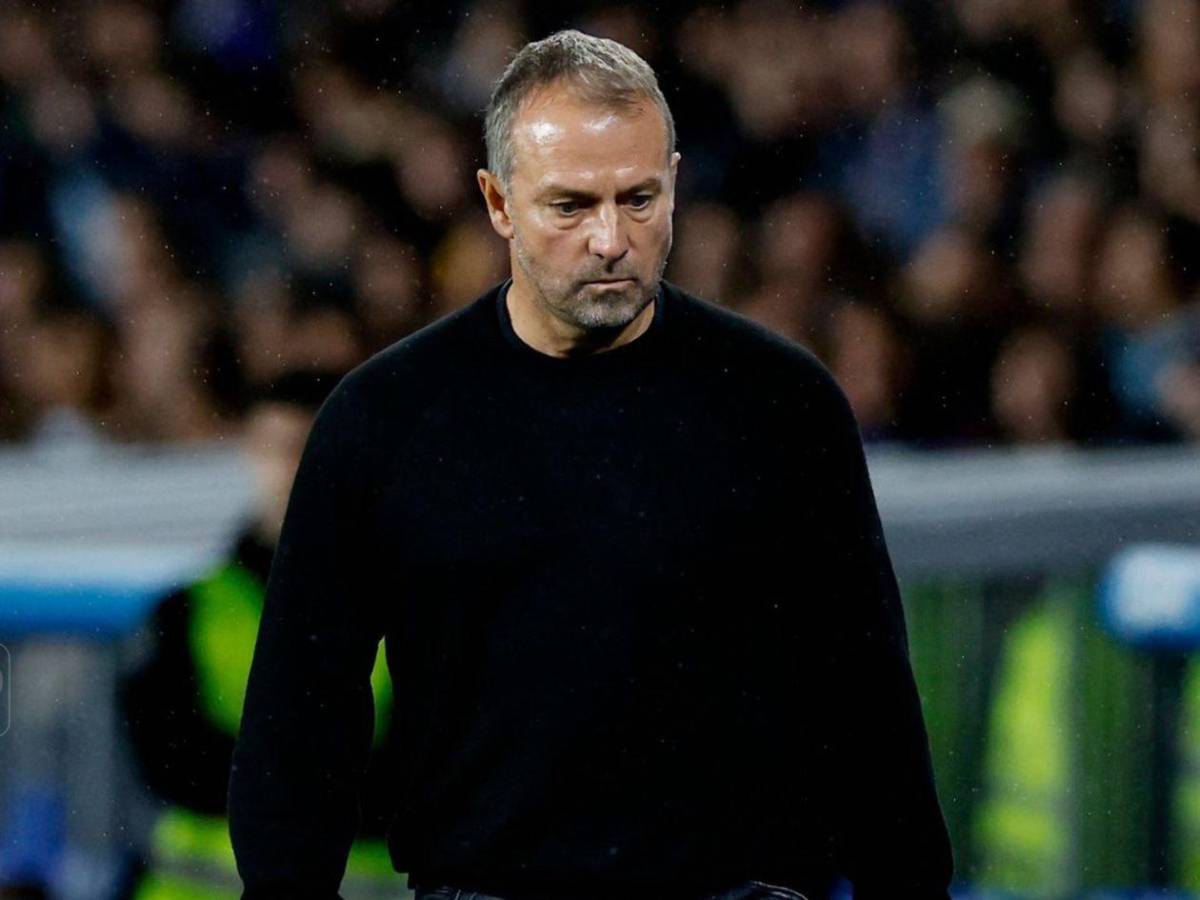 Hansi Flick descarta a tres jugadores del Barça y define el futuro de Marc Casadó​​​​​​