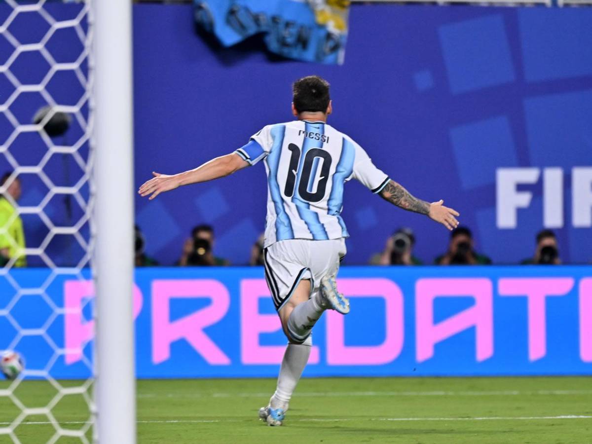 Show de Messi, su llanto, errores del VAR en Argentina - Argelia y Antonela robó miradas