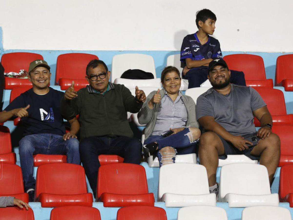 Esposa de directivo, la hermosa chica de ESPN y el beso que robó todas las miradas