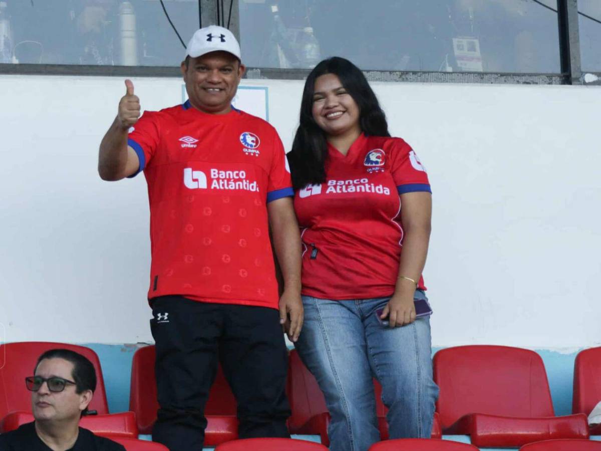 Fotos: gran ambiente, chicas e infiltrados en el Olimpia vs Platense