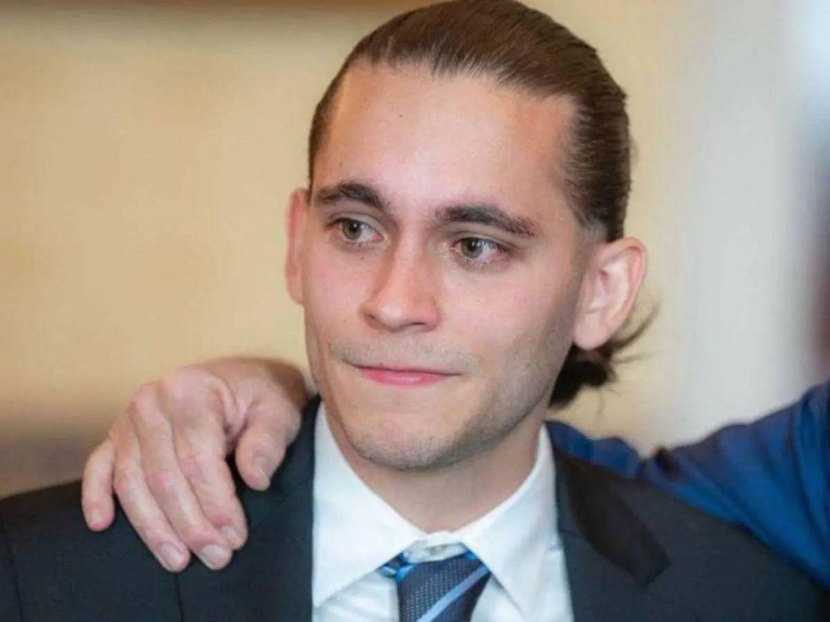 Carlos Espina es el nuevo propietario del Victoria y toma su primera decisión