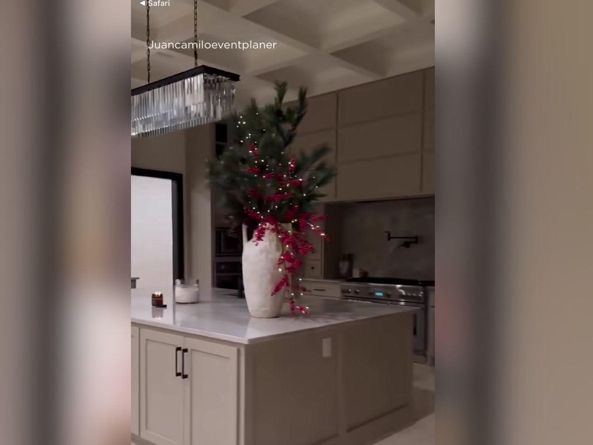 Filtran fotos de la lujosa mansión de Ángela Aguilar y Christian Nodal