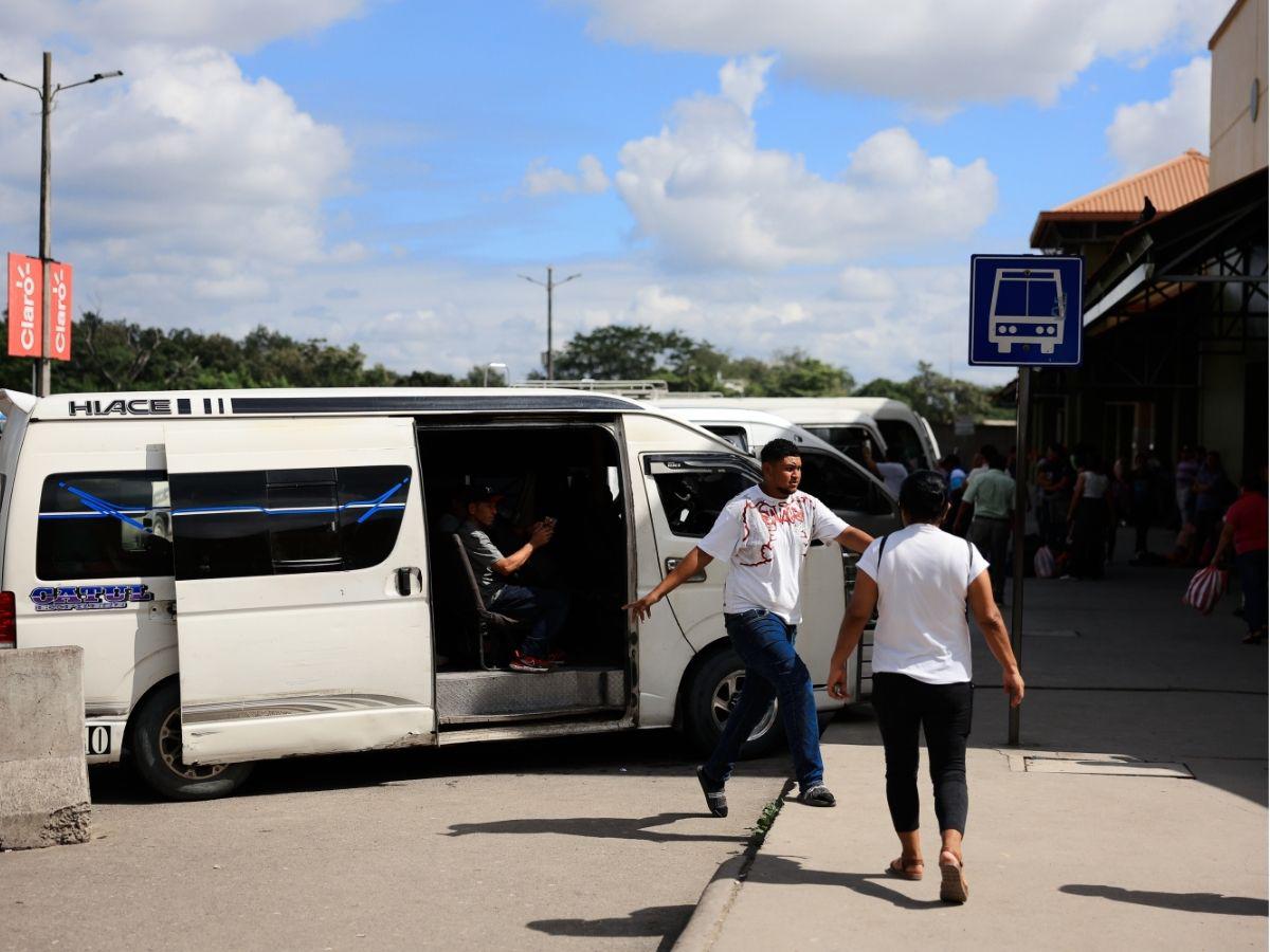Menor concurrencia marca el retorno de viajeros en la Gran Central de Buses