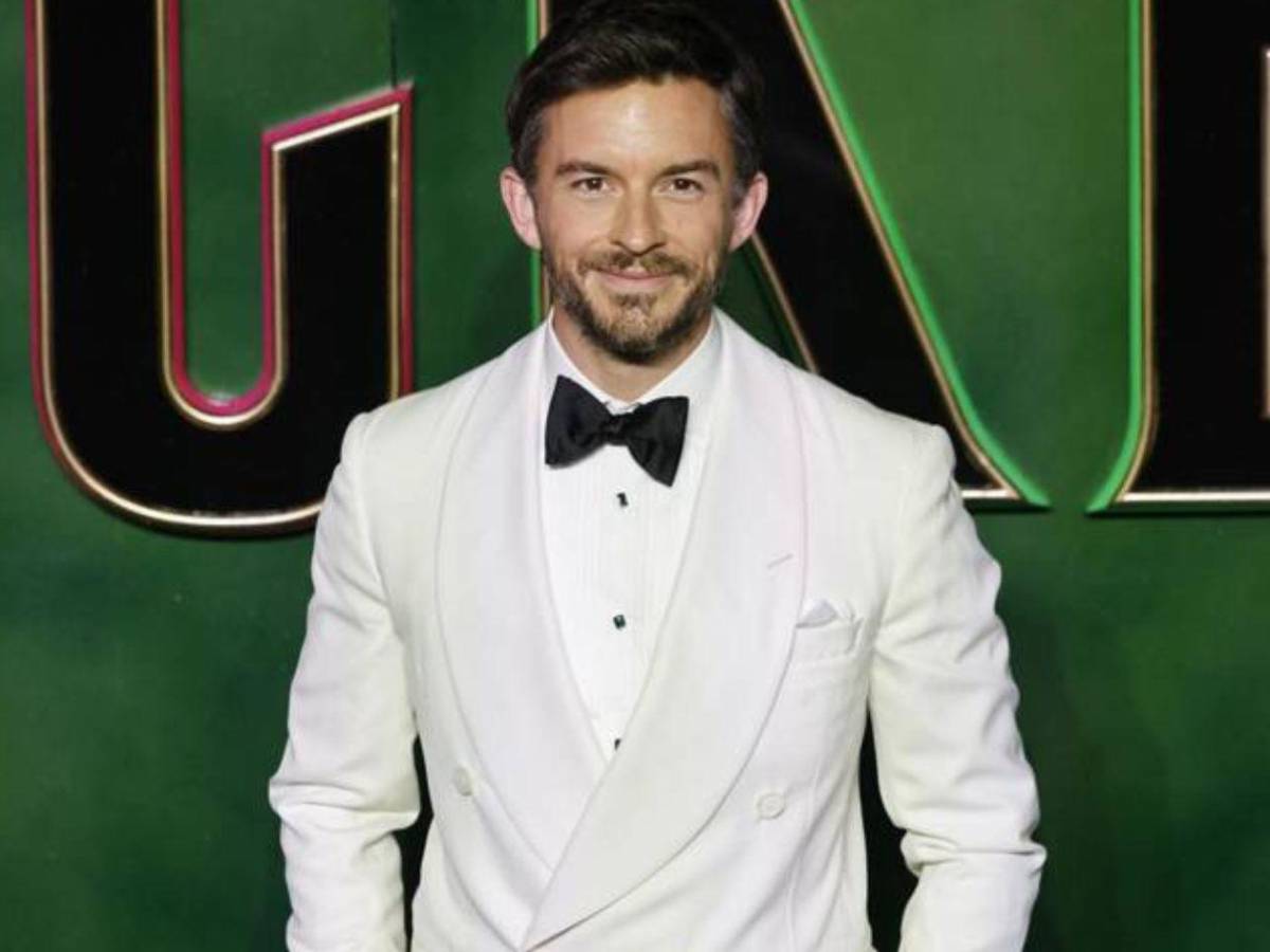 ¿Quién es Jonathan Bailey, el hombre más sexy del mundo 2025, según People?