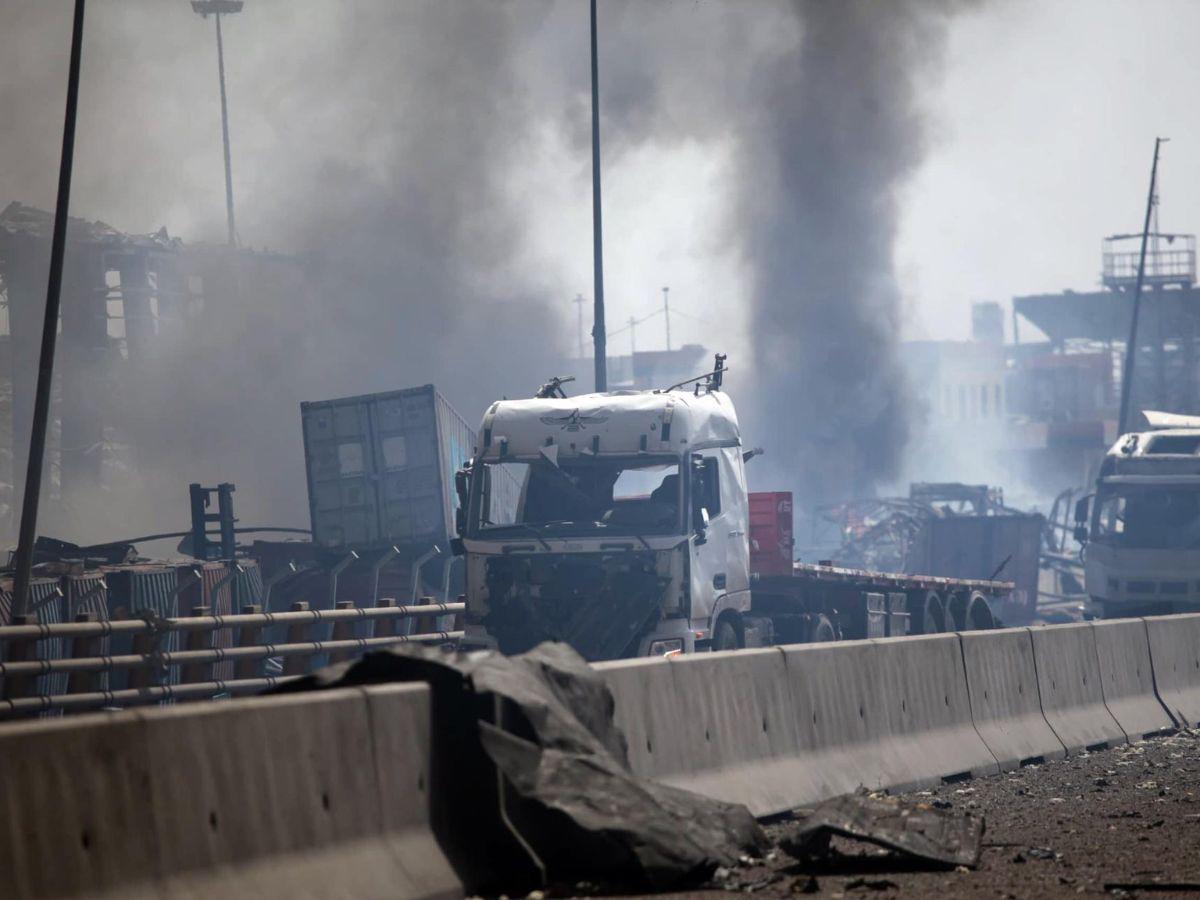 Masiva explosión causa cinco muertos y más de 500 heridos en un puerto de Irán