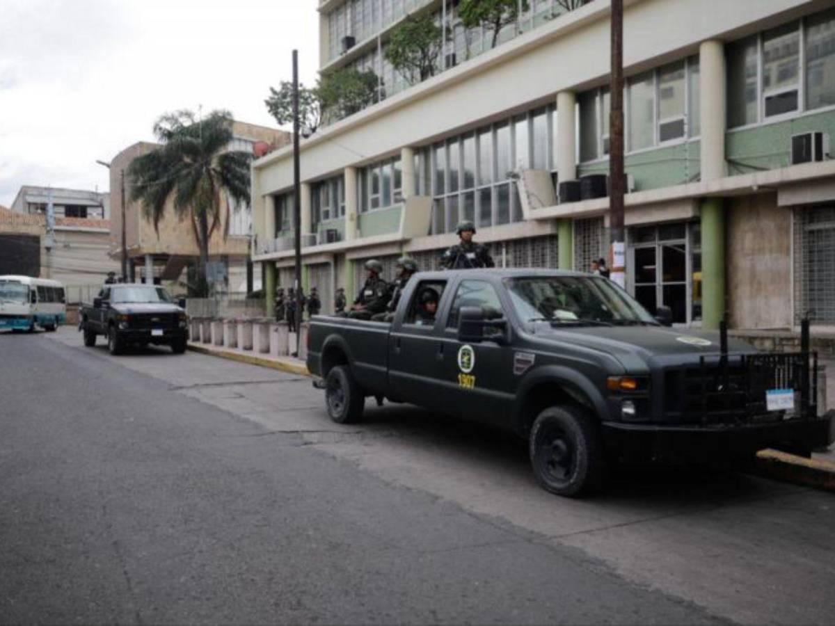 Fuerzas Armadas refuerzan seguridad en Tegucigalpa por agenda clave del Congreso