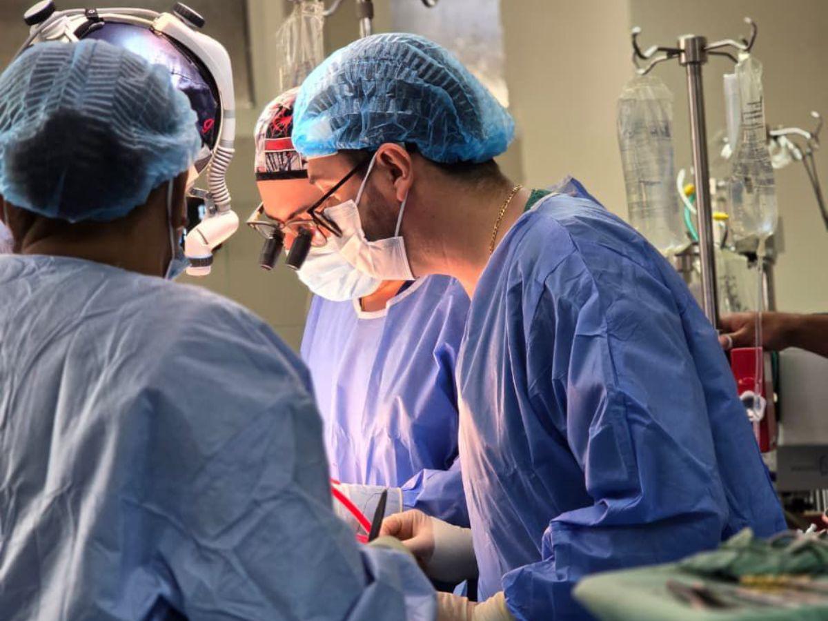 IHSS recibe equipo para cirugía cardiovascular valorado en más de L9 millones