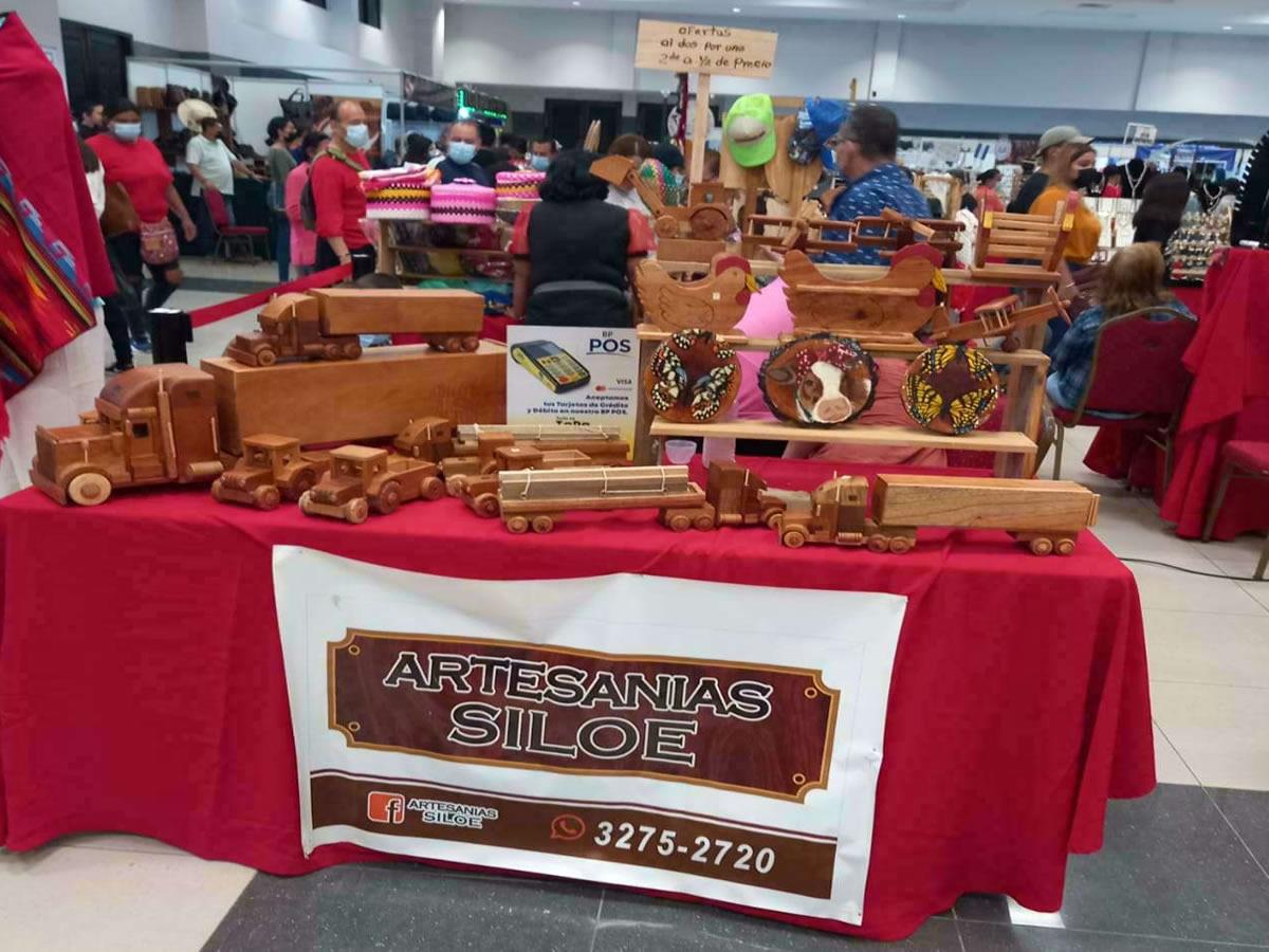 Es de los primeros emprendedores del Bazar del Sábado.