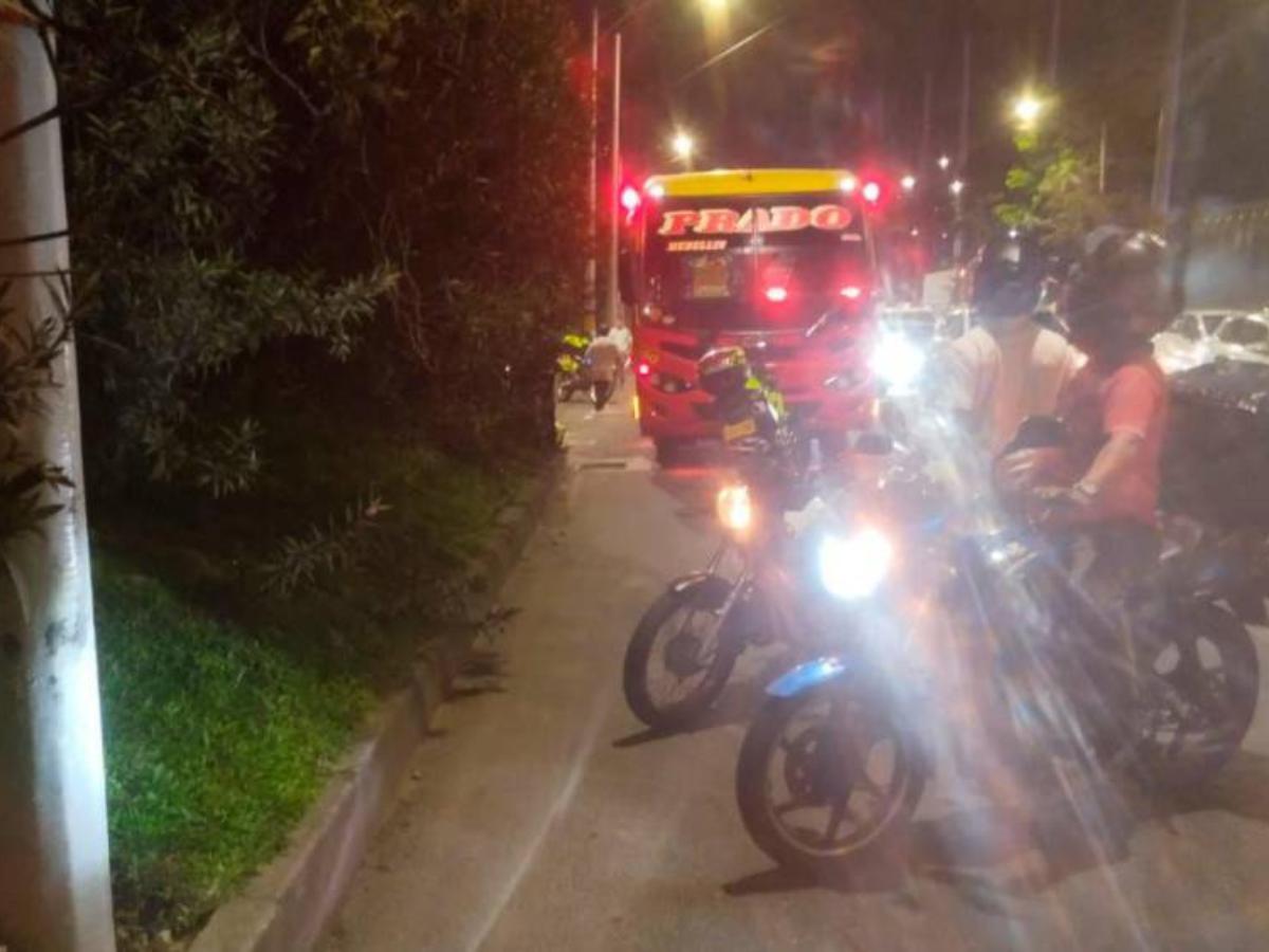 Hombre mata a su novia dentro de un bus tras fuerte discusión