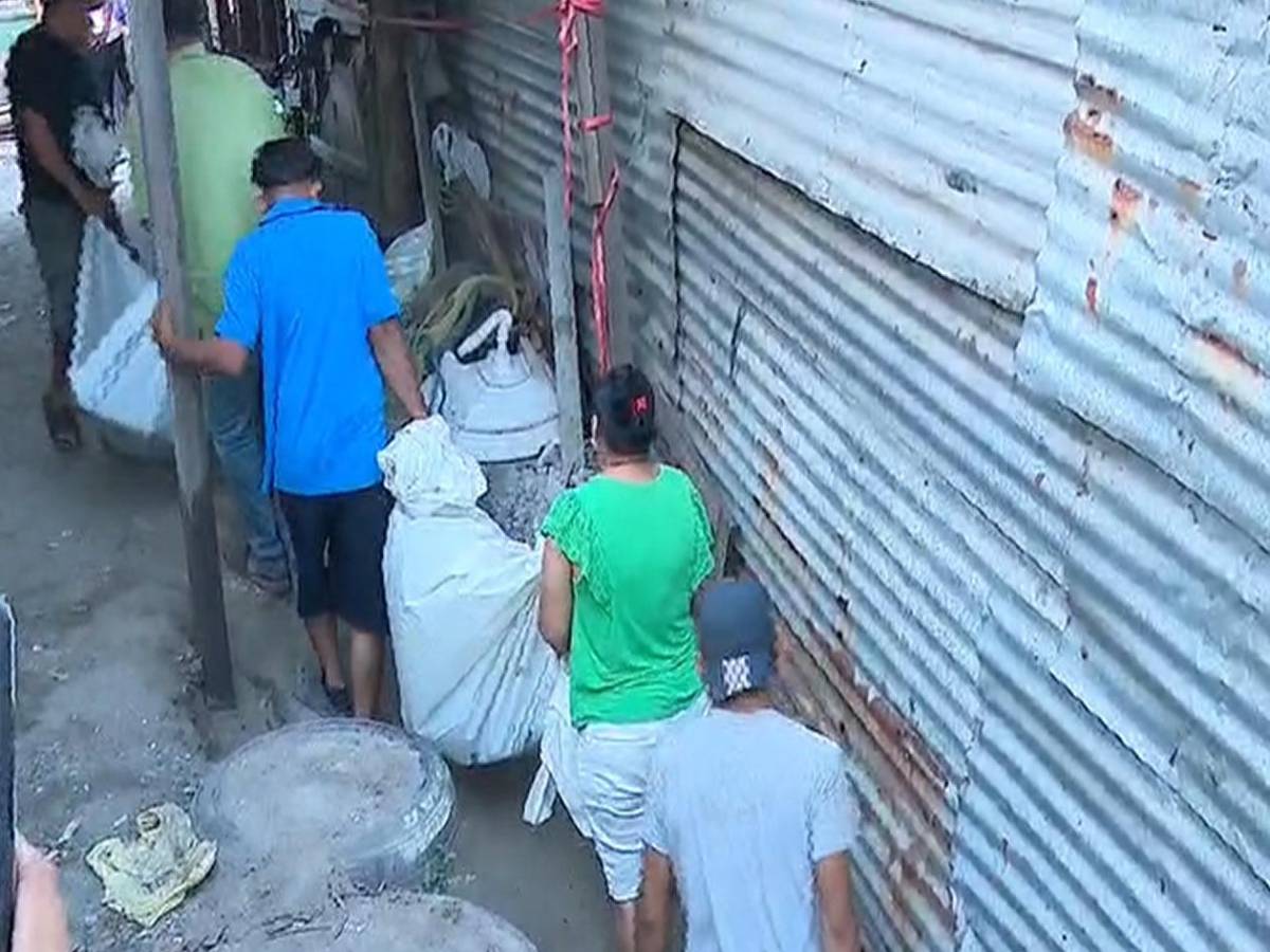 “En diez minutos pasó todo”: los desgarradores relatos e imágenes del incendio en el que murieron cinco hermanos y una bebé