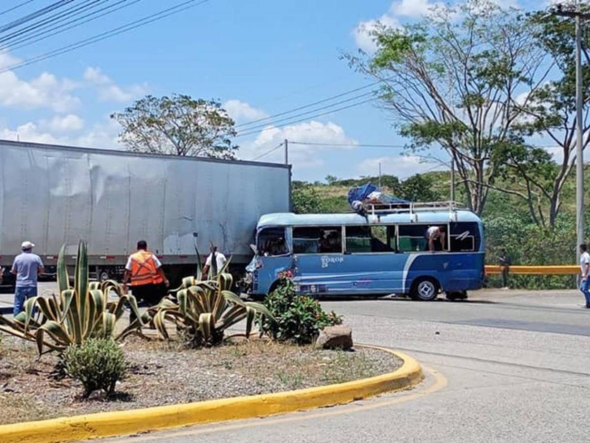 Al menos diez pasajeros continúan hospitalizados tras accidente de rapidito en Naco