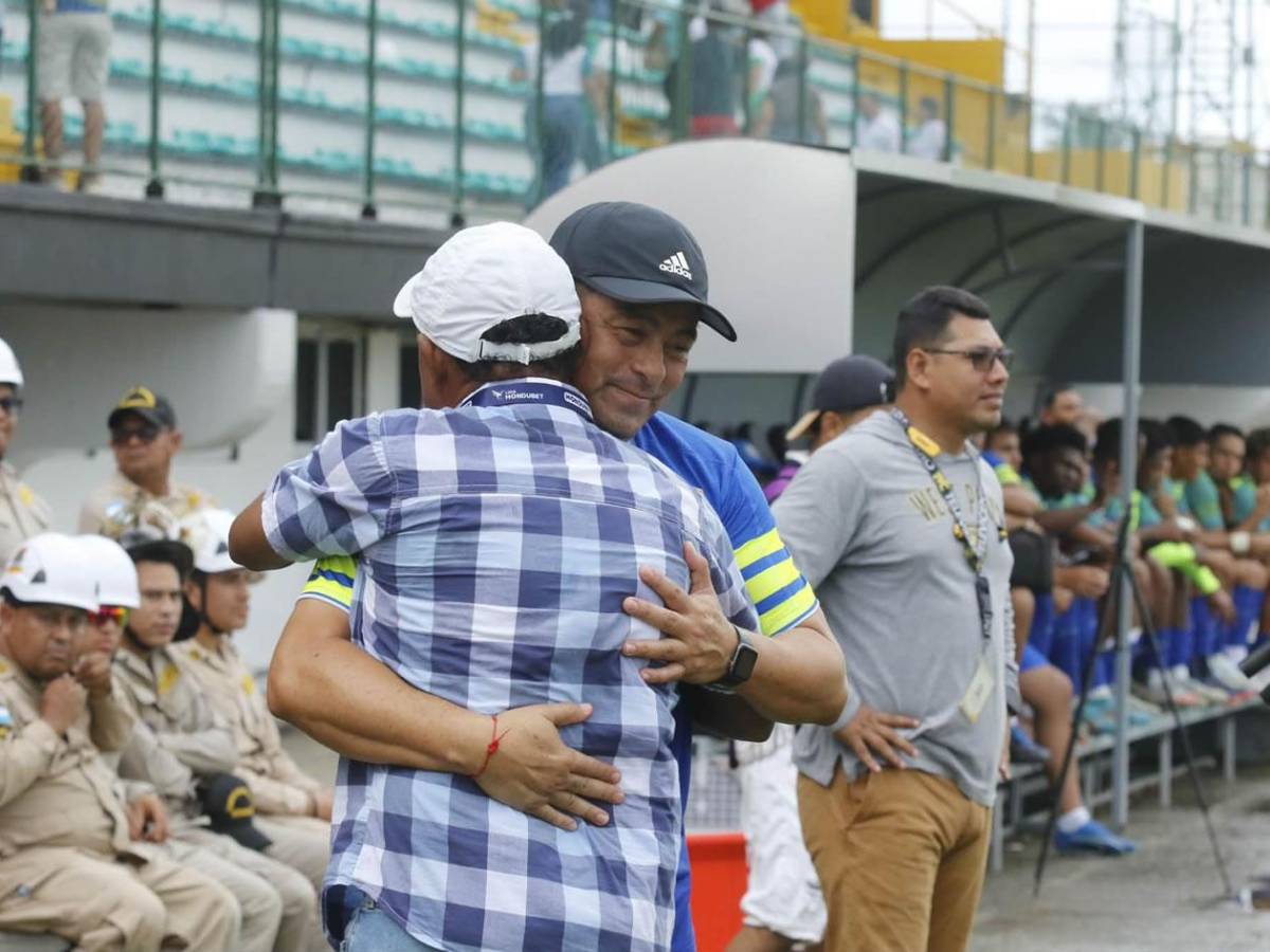 Polémico error arbitral, brutal enfado de Olancho y la fan sexy del Platense