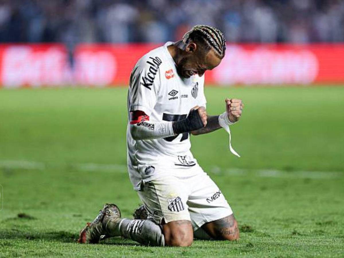 Neymar rompe el silencio y contradice a Carlo Ancelotti