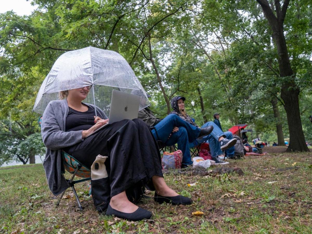 En Nueva York todo merece una fila: teatro, zapatillas, galletas o juicios