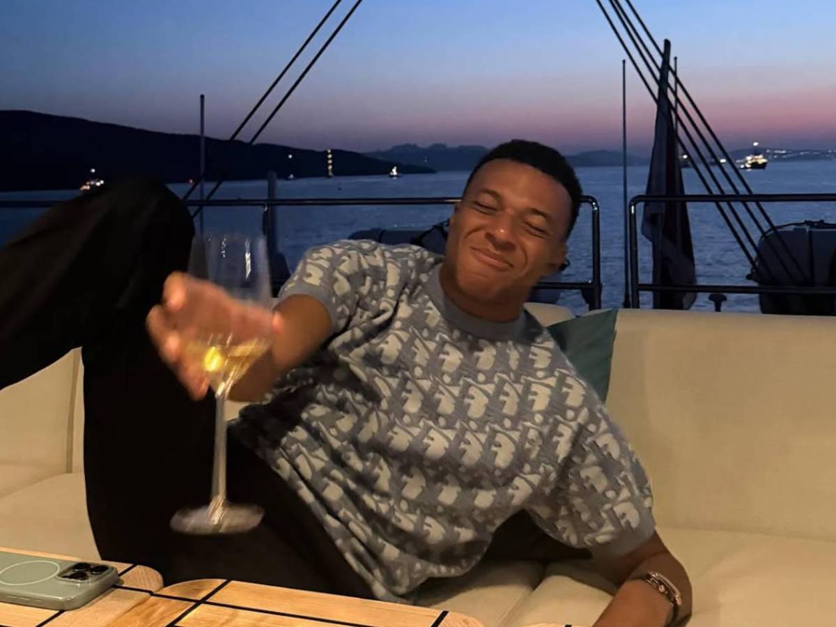 Mbappé rompe contrato con la que siempre estuvo a su lado: esto pasó