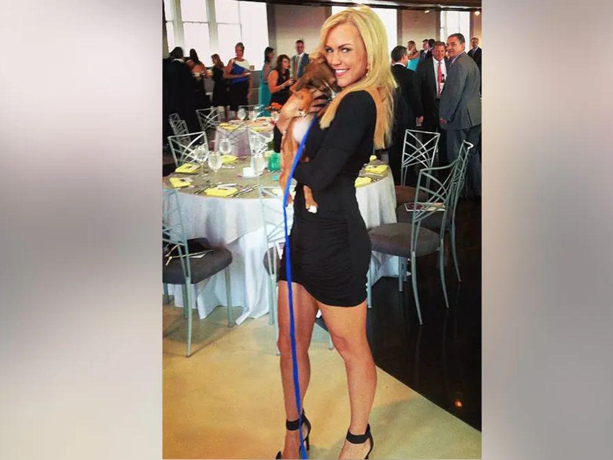 Famosa presentadora de TV asesina a puñaladas a su madre de 80 años