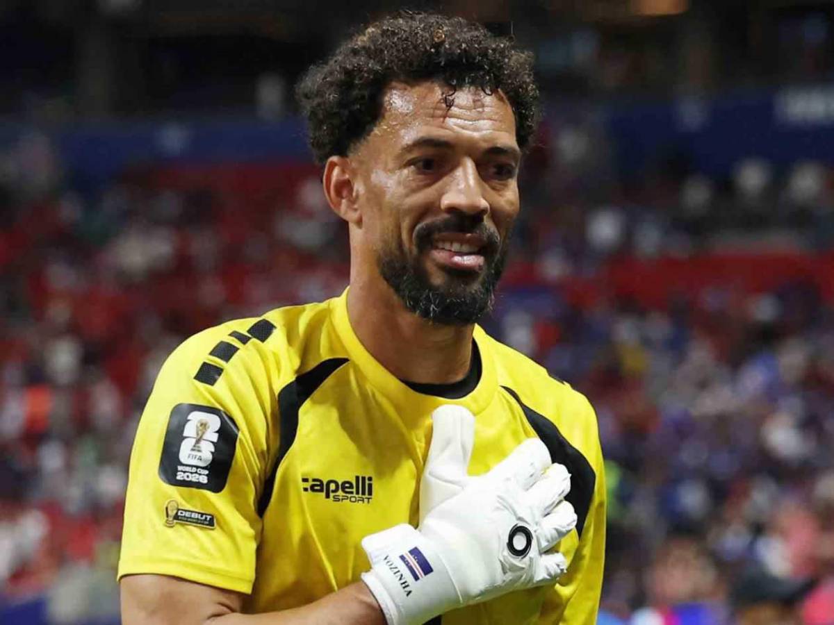 Vozinha ya es número uno tras su Mundial y supera a grandes porteros: ¿Compañero de Messi?