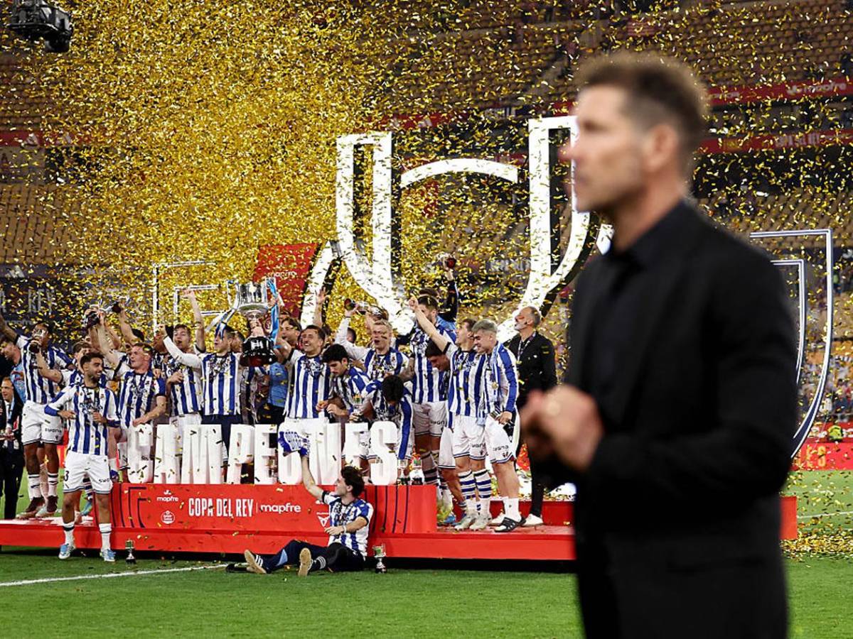 Simeone hundido, Griezmann con triste final y 'madridista' festeja la Copa del Rey