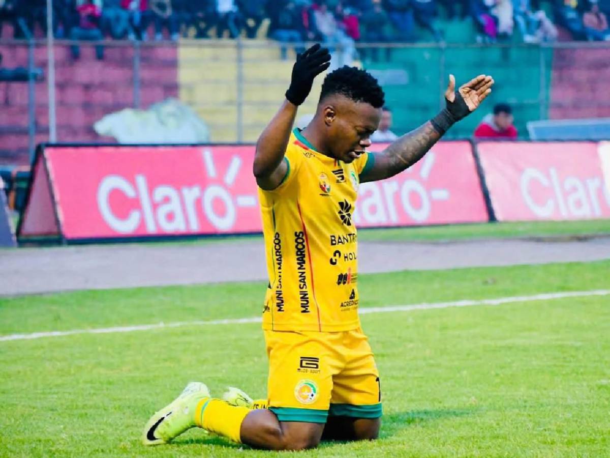 El equipo que descendió y podría ser campeón: eliminó a un histórico de su país