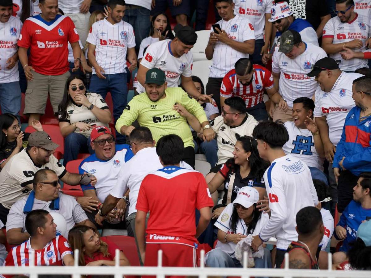 Derroche de bellezas en la final, revuelo por Nasralla y esposa de jugador cautiva