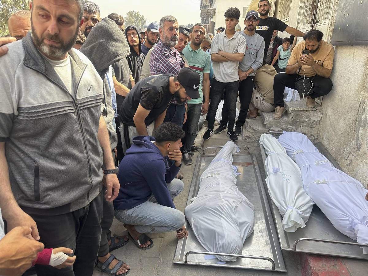 Las dramáticas imágenes del bombardeo de una escuela en Gaza