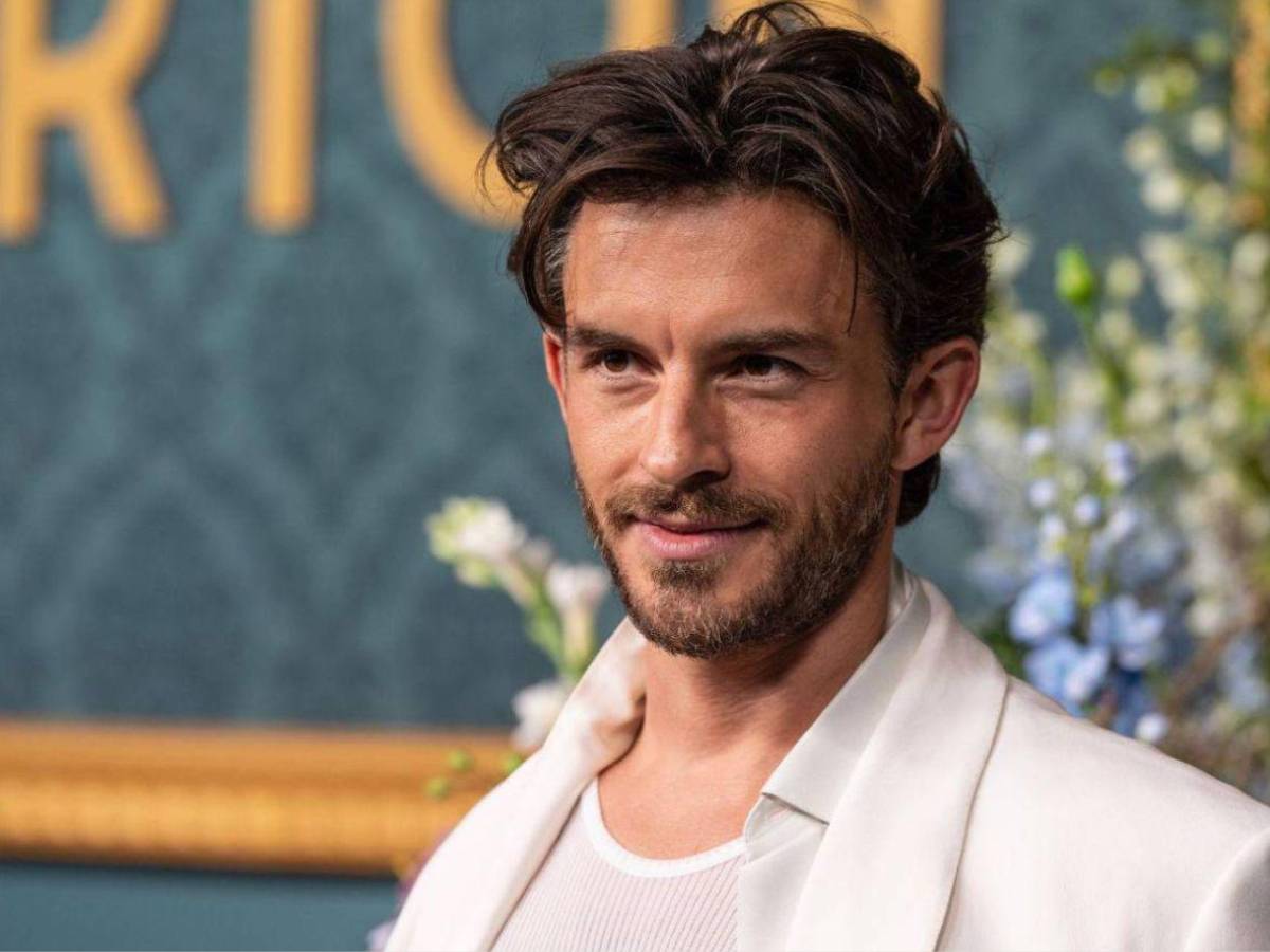 ¿Quién es Jonathan Bailey, el hombre más sexy del mundo 2025, según People?