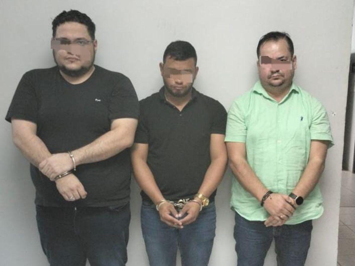 Capturan a banda de estafadores colombianos con dinero y tarjetas fraudulentas en La Ceiba