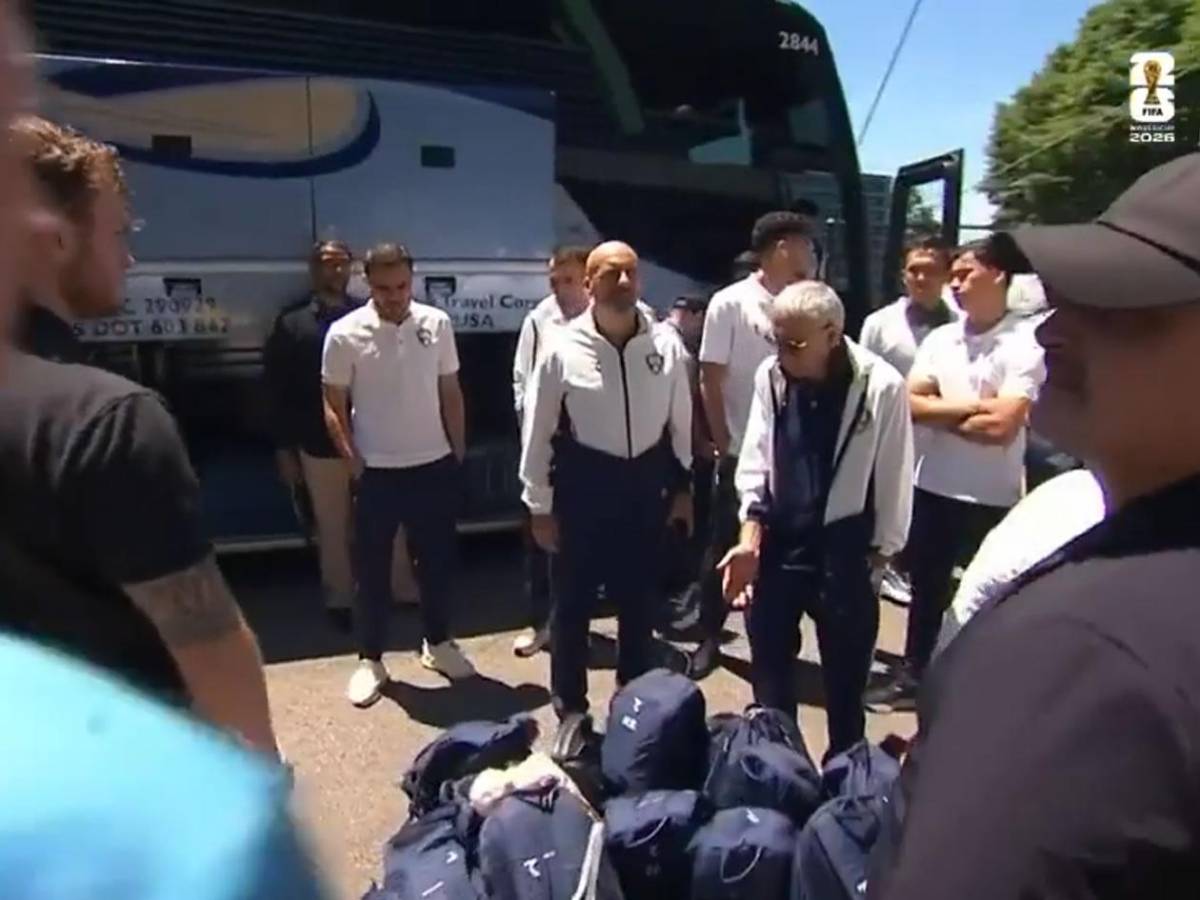 Como criminales: EEUU recibe con cacheos y perros rastreadores a selecciones del Mundial