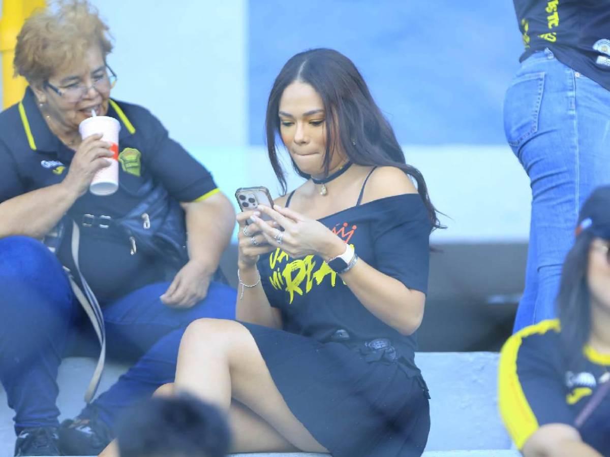 Chica de la Cruz Roja enamora, belleza desde Miami, periodista cautiva y Pavón sorprende