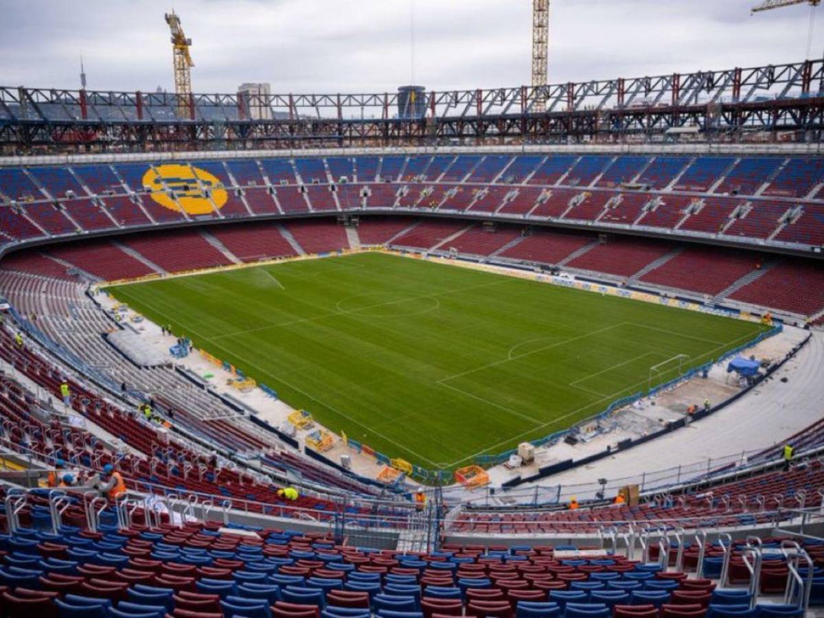 El Barcelona arranca el césped del Camp Nou y Laporta recibe un revés inesperado