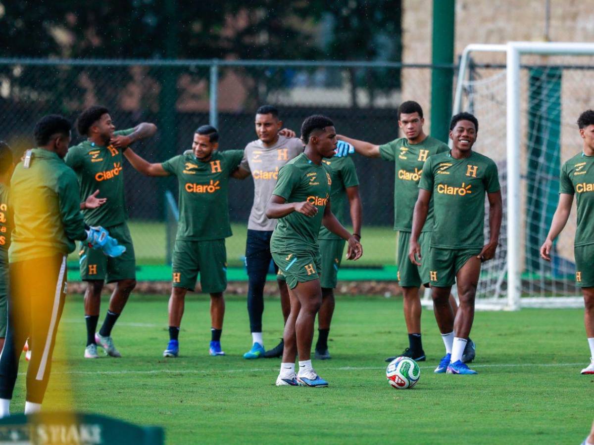 Invitado de lujo y alarma con Jorge Álvarez: así entrenó la Selección de Honduras