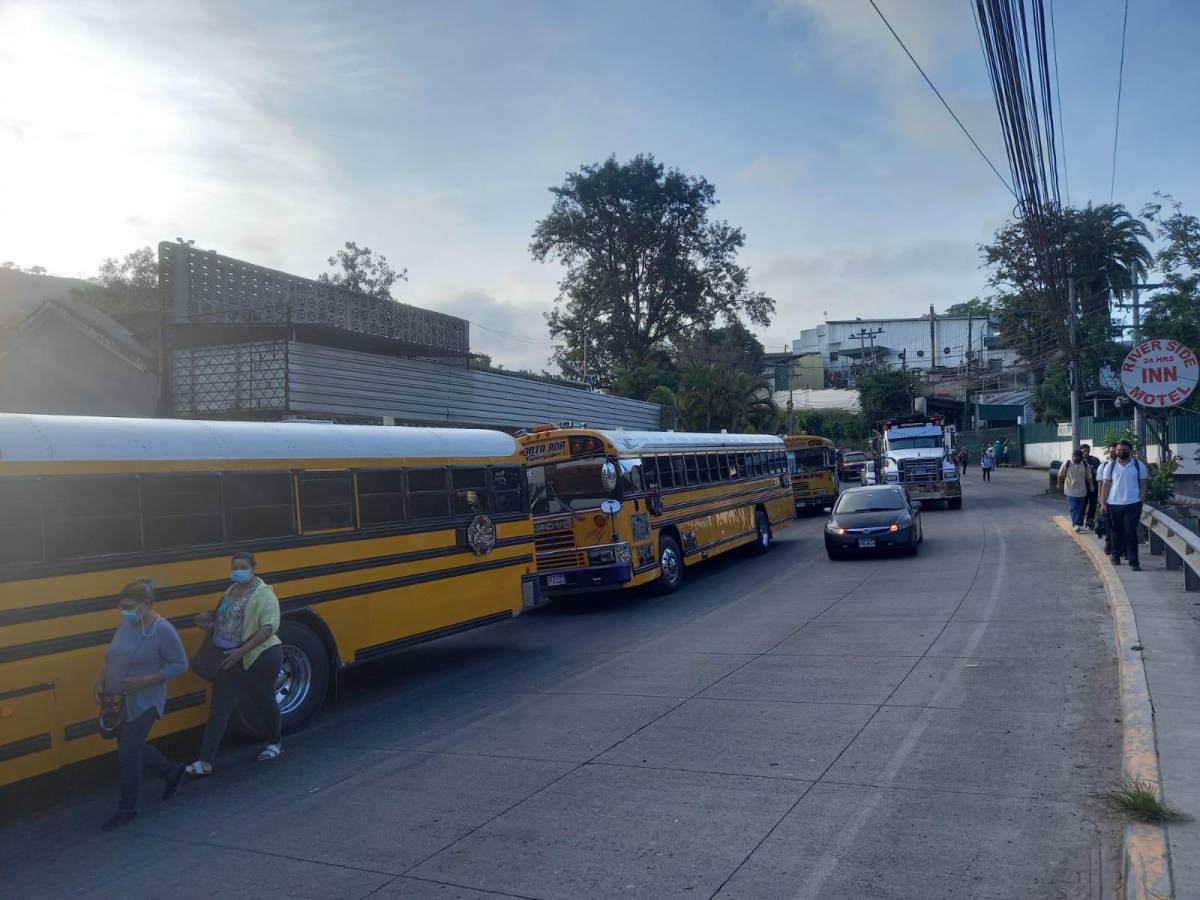 Caos vial en carretera al sur de Tegucigalpa por protesta de transportistas
