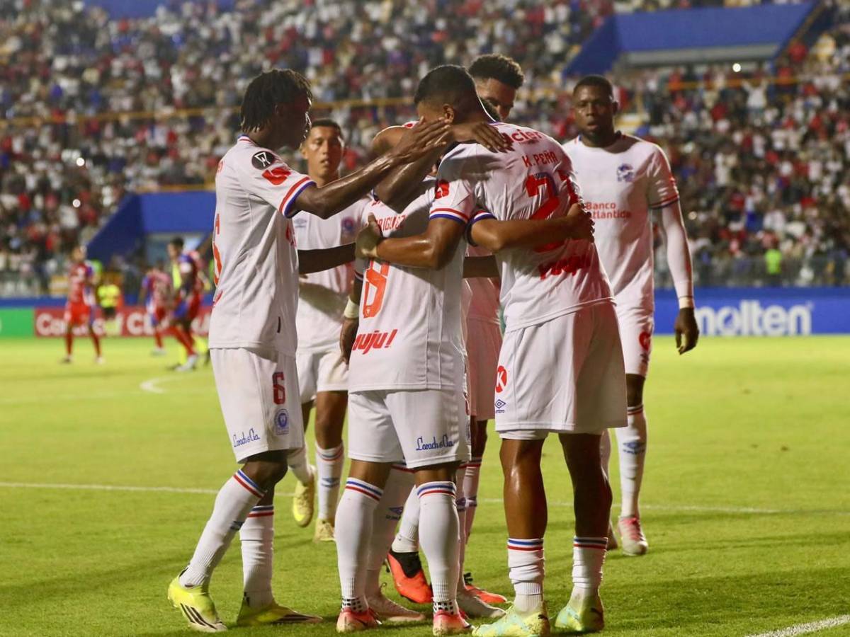 Olimpia se divierte, la figura, gesto de Espinel y pelea en el Firpo por eliminación