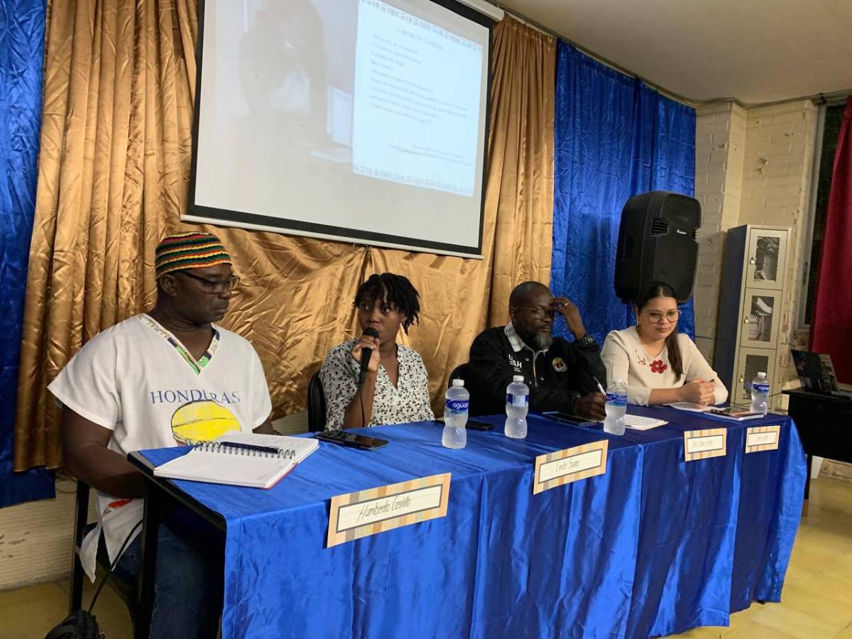 Conversatorio sobre discriminación y violencia a la identidad étnica