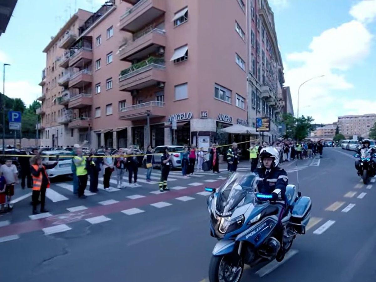 Histórica caravana: el papa Francisco es trasladado en papamóvil para su entierro