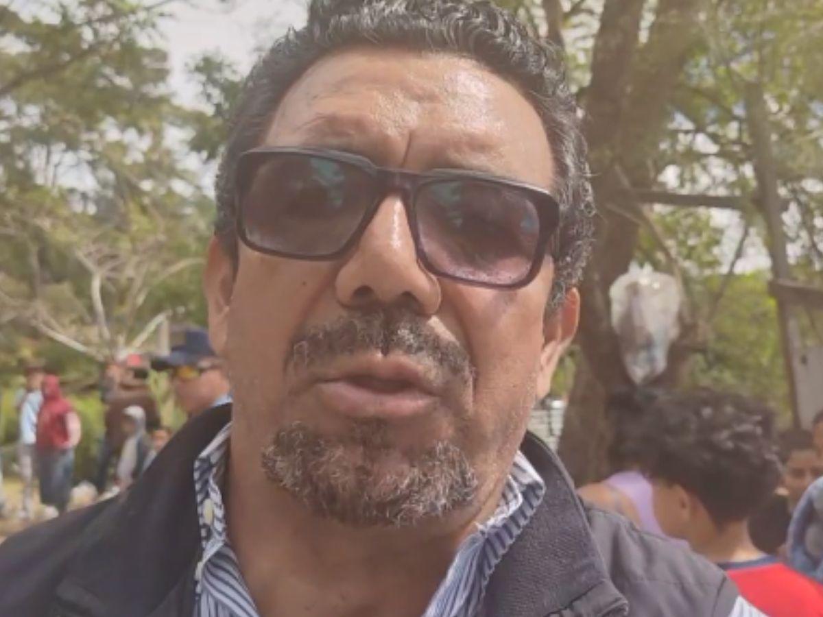 Policías llegan a desalojar a familias en La Estanzuela