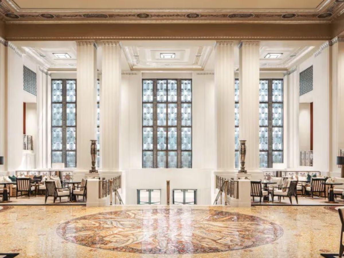 Las lujosas fotos del hotel cinco estrellas donde se hospedó JOH tras ser liberado por Trump