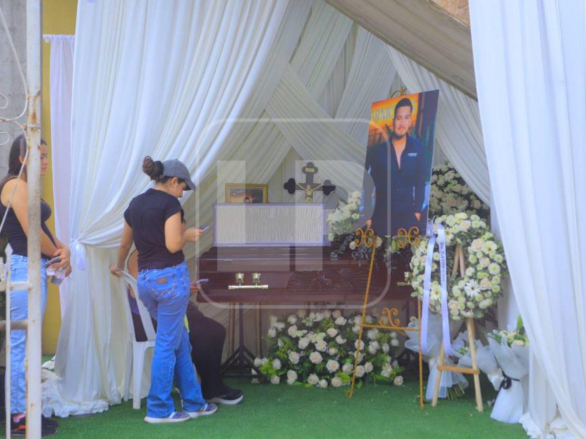 Velorio de Hernán Martínez: dolor, lágrimas y emotiva despedida en Cofradía