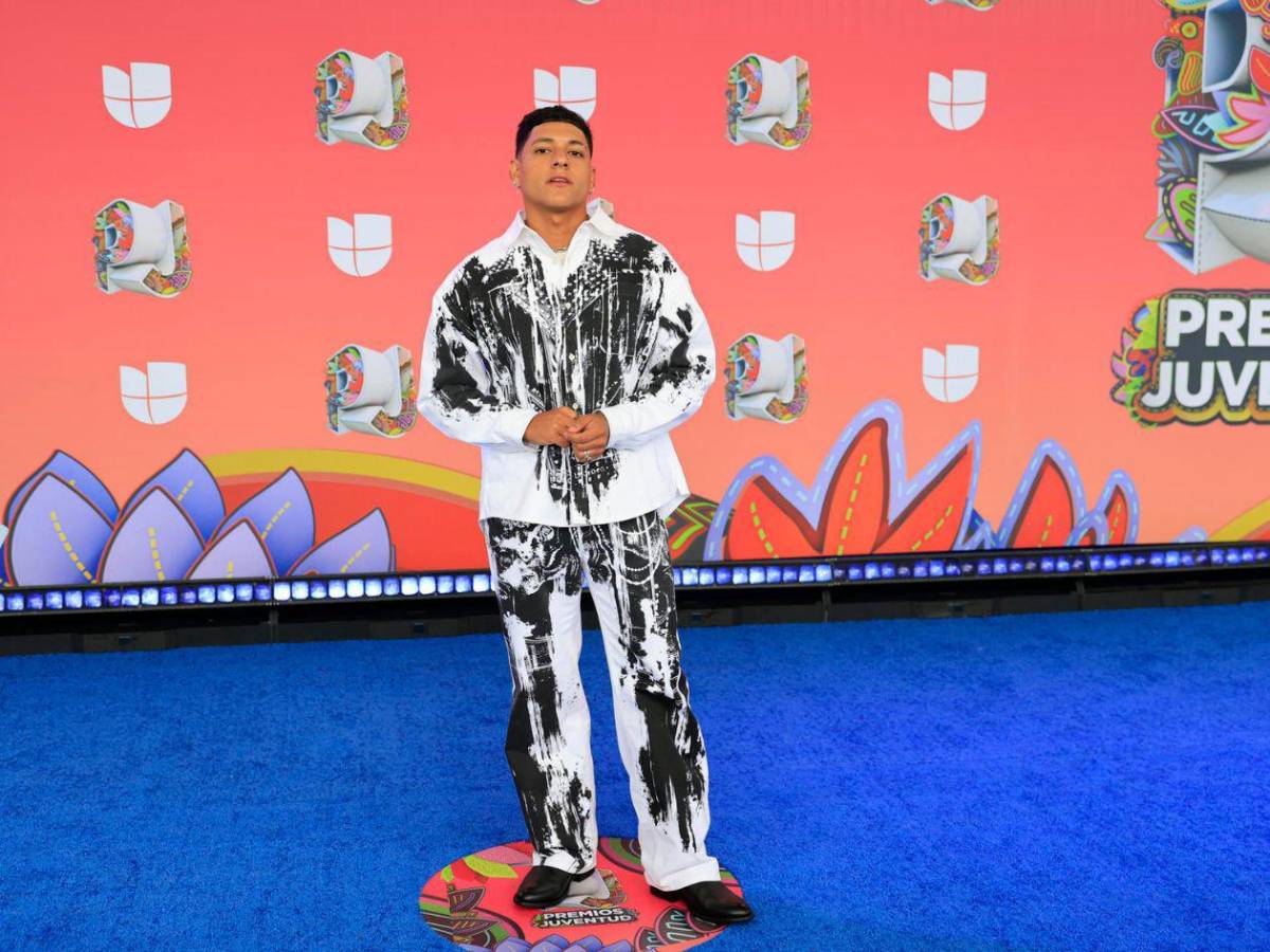 Empiezan a llegar los famosos a los Premios Juventud 2025