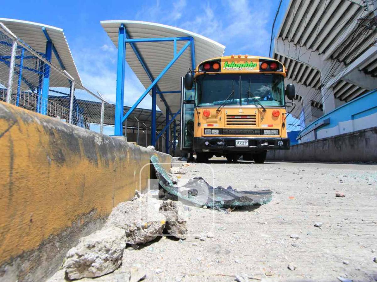 Devastación en el Nacional: Así lucen las calles tras disturbios en Motagua-Olimpia