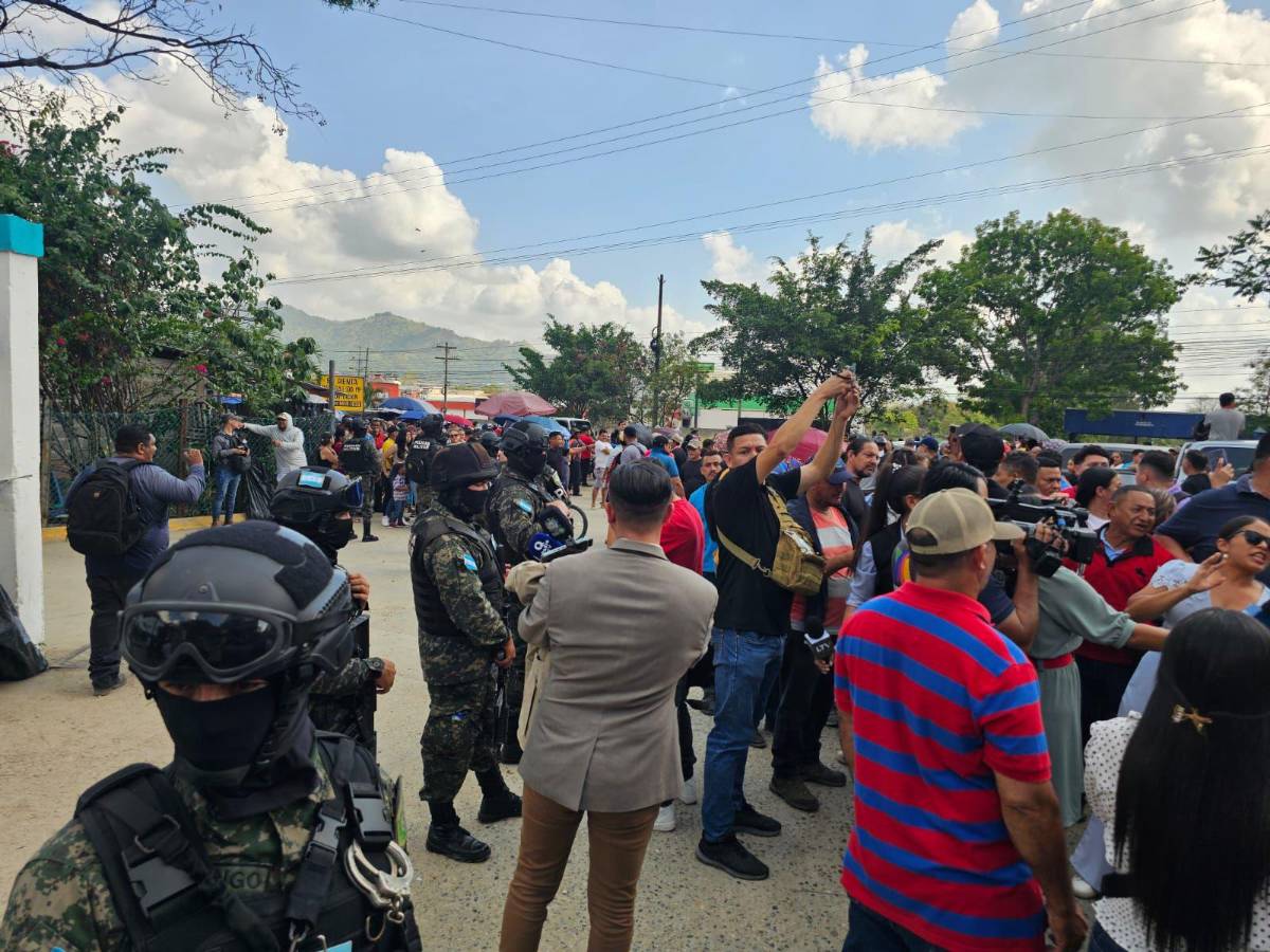 Tensión y caos por protestas de inversionistas de Koriun Inversiones en Choloma, Cortés