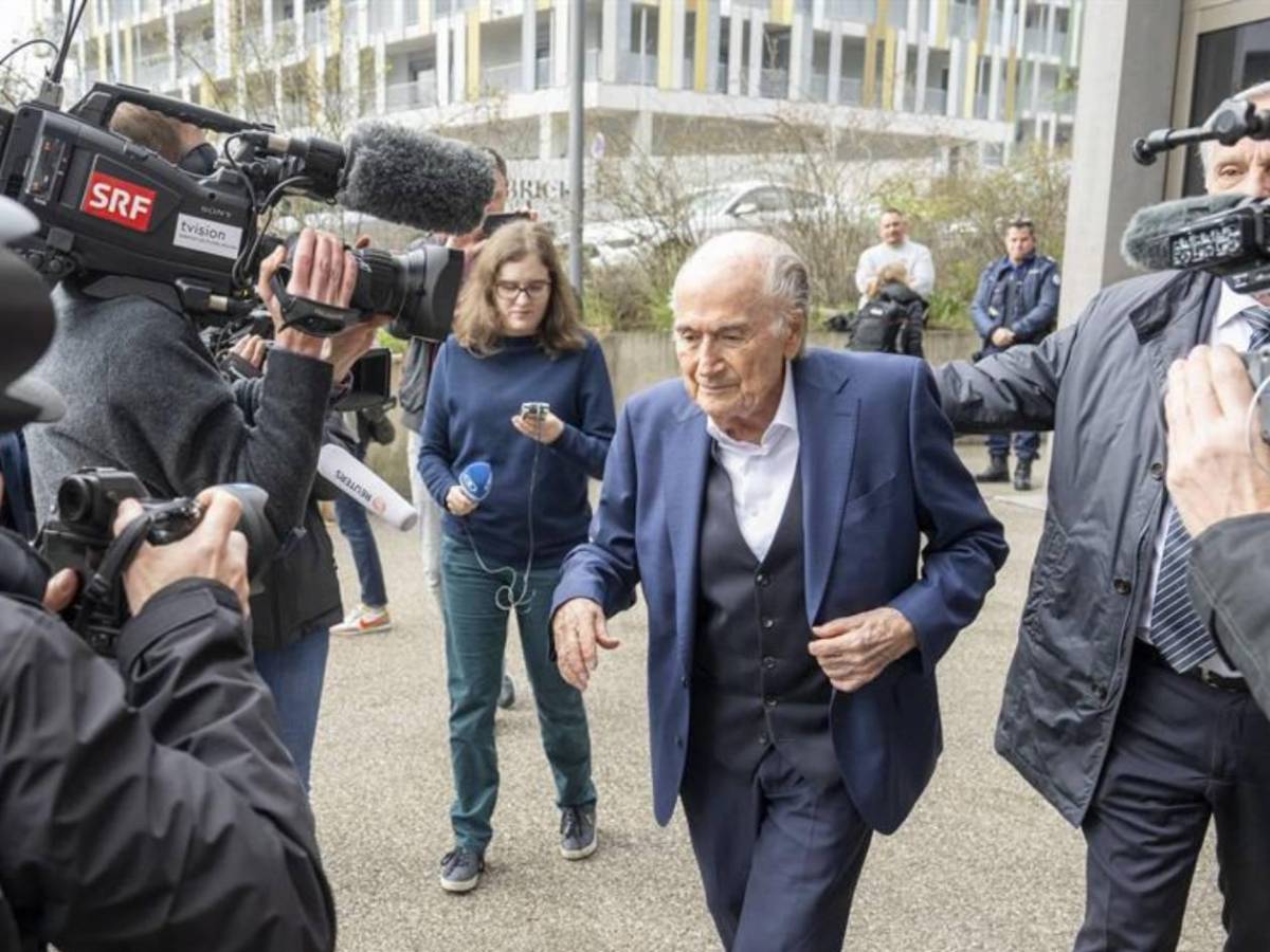 Joseph Blatter luce irreconocible y recibe noticia, ¿qué pasó con Hawit?