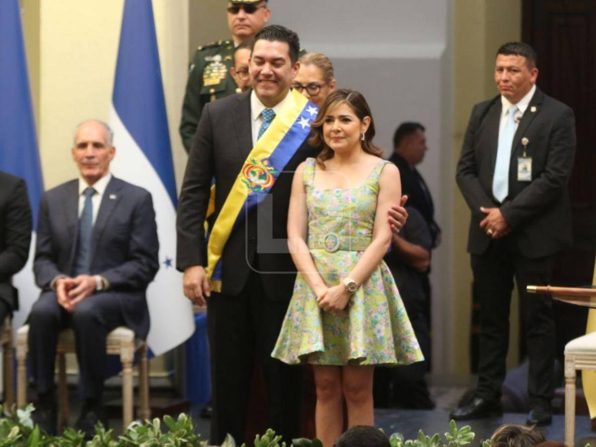 Un beso y dedicatoria: ¿quién es la esposa de Juan Diego Zelaya?