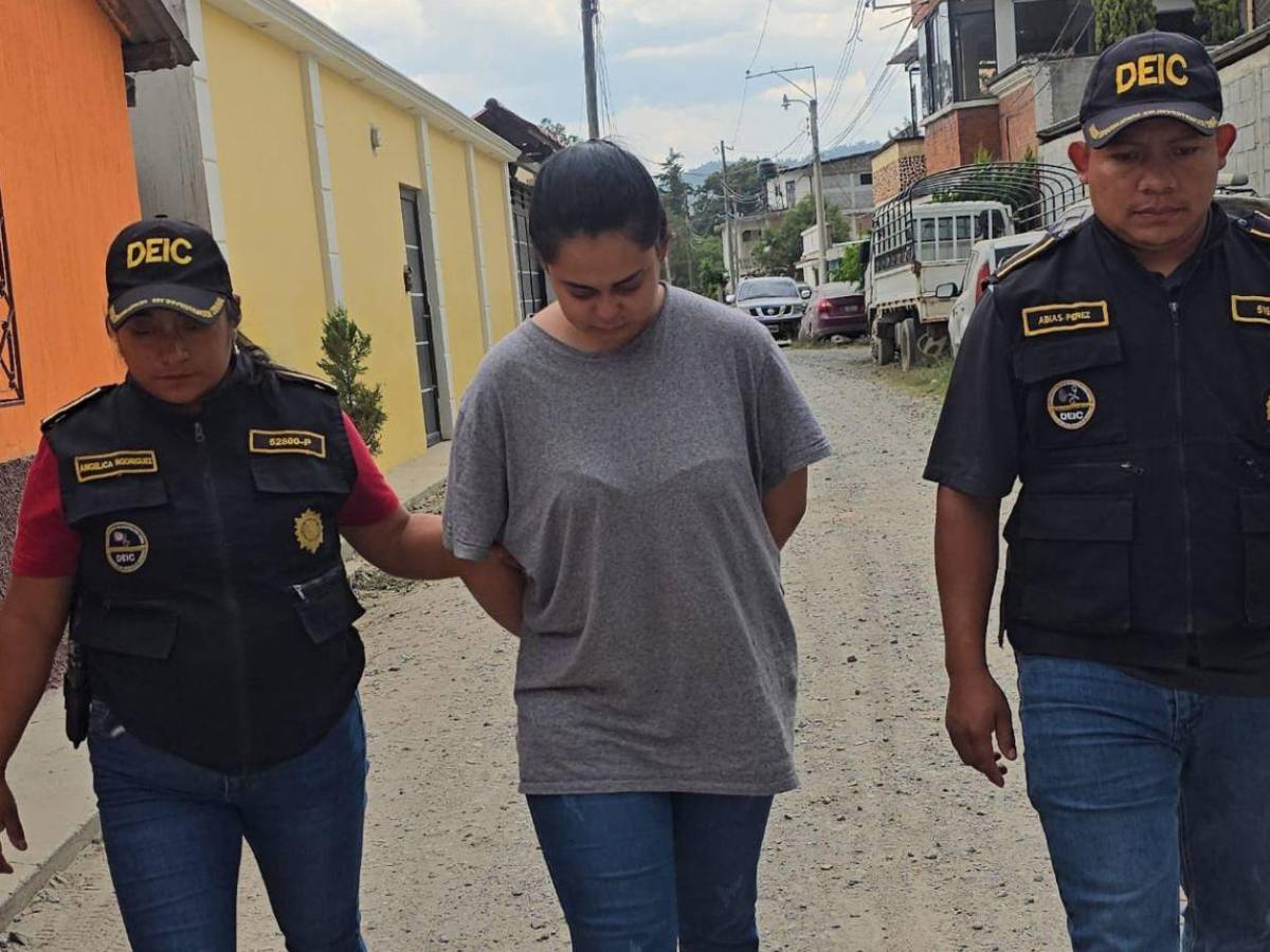 Capturan a hondureña con fuerte armamento en Guatemala; su hermana fue acribillada ayer