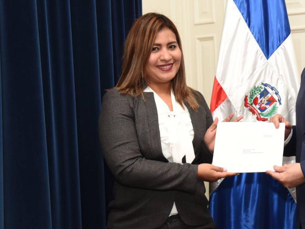 ¿Quién es Iris Audelly Acuña Huete, embajadora que Nicaragua retiró de Honduras?